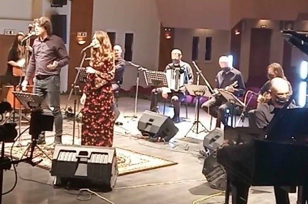 ΧΡΙΣΤΟΥΓΕΝΝΙΑΤΙΚΗ ΣΥΝΑΥΛΙΑ ΤΗΣ ΛΑΪΚΗΣ ΟΡΧΗΣΤΡΑΣ ΤΟΥ ΔΩΛ