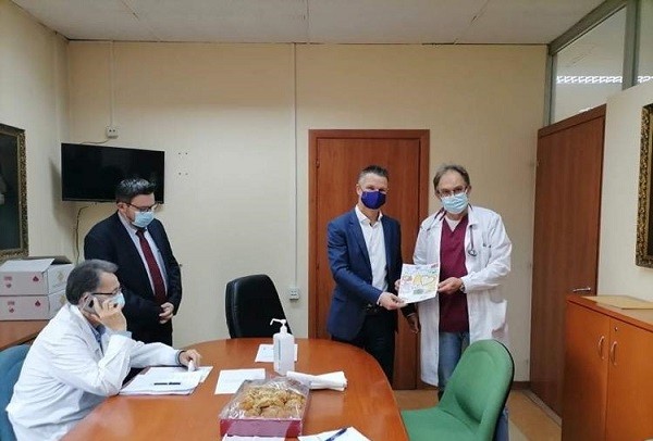 ΣΤΑ ΝΟΣΟΚΟΜΕΙΑ ΤΗΣ ΛΑΡΙΣΑΣ Ο ΠΡΟΕΔΡΟΣ ΤΟΥ Π.Σ. ΘΕΣΣΑΛΙΑΣ Β. ΠΙΝΑΚΑΣ