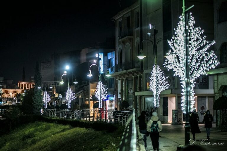 ΣΤΟΛΙΣΜΕΝΗ ΑΛΛΑ ΑΔΕΙΑ ΚΑΙ ΜΕΛΑΓΧΟΛΙΚΗ Η ΛΑΡΙΣΑ ΑΥΤΟ ΤΟ ΣΑΒΒΑΤΟΒΡΑΔΟ (ΦΩΤΟ)