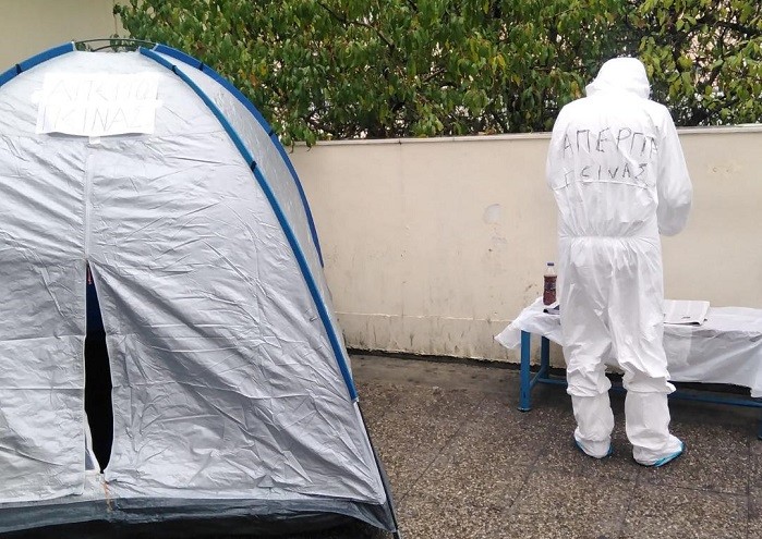 ΣΤΟ ΠΛΕΥΡΟ ΤΟΥ Λ. ΤΣΑΠΑΛΗ ΟΙ ΓΙΑΤΡΟΙ ΕΣΥ ΤΟΥ ΠΑΝΕΠΙΣΤΗΜΙΑΚΟΥ ΠΟΥ ΤΟΝ ΚΑΛΟΥΝ ΝΑ ΣΤΑΜΑΤΗΣΕΙ ΤΗΝ ΑΠΕΡΓΙΑ ΠΕΙΝΑΣ