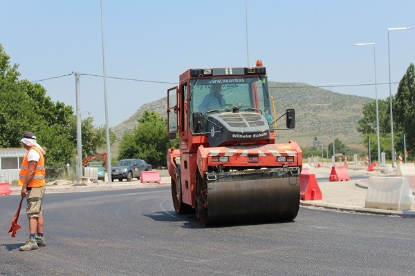ΔΗΜΟΠΡΑΤΕΙΤΑΙ ΑΠΟ ΤΗΝ ΠΕΡΙΦΕΡΕΙΑ Η ΟΛΟΚΛΗΡΩΣΗ ΤΟΥ ΠΑΡΑΠΛΕΥΡΟΥ ΔΙΚΤΥΟΥ ΤΗΣ Ε.Ο. ΛΑΡΙΣΑΣ – ΤΡΙΚΑΛΩΝ