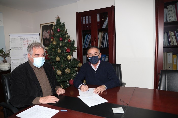 ΣΤΗΝ ΠΡΩΤΗ ΓΡΑΜΜΗ ΤΗΣ ΜΑΧΗΣ ΚΑΤΑ ΤΗΣ ΠΑΝΔΗΜΙΑΣ Ο ΧΡΗΣΤΟΣ ΚΕΛΛΑΣ