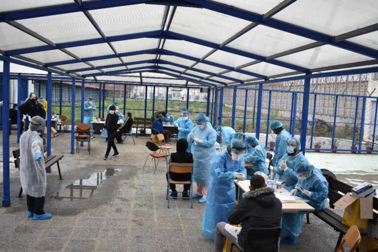 ΠΑΝΩ ΑΠΟ 50 ΤΑ ΚΡΟΥΣΜΑΤΑ ΚΟΡΩΝΟΪΟΥ ΣΤΙΣ ΦΥΛΑΚΕΣ ΛΑΡΙΣΑΣ – ΣΤΗ ΜΕΘ ΣΩΦΡΟΝΙΣΤΙΚΟΣ