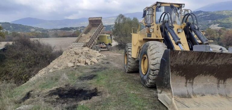 ΑΠΟΚΑΤΑΣΤΑΣΗ ΦΡΑΓΜΑΤΩΝ ΣΕ ΚΡΥΟΒΡΥΣΗ ΚΑΙ ΚΟΚΚΙΝΟΠΗΛΟ ΑΠΟ ΤΟ ΔΗΜΟ ΕΛΑΣΣΟΝΑΣ