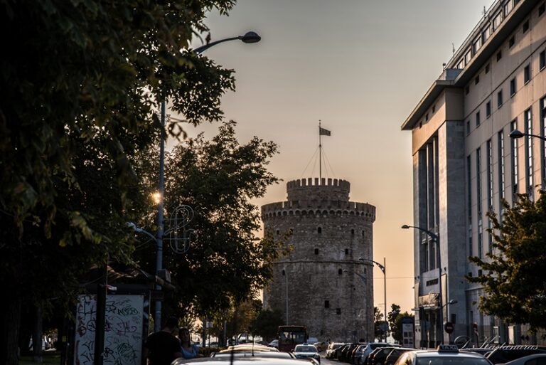 ΞΕΝΑΓΗΣΗ ΣΤΟΝ ΛΕΥΚΟ ΠΥΡΓΟ ΜΕ ΤΟ ΦΑΚΟ ΤΟΥ ΔΗΜΗΤΡΗ ΚΑΣΤΑΝΑΡΑ