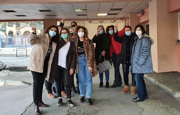 ΕΜΒΟΛΙΑΣΤΗΚΑΝ ΚΑΤΑ ΤΟΥ ΚΟΡΩΝΟΪΟΥ ΓΙΑΤΡΟΙ, ΝΟΣΗΛΕΥΤΕΣ ΚΑΙ ΕΡΓΑΖΟΜΕΝΟΙ ΣΤΟ Κ.Υ. ΤΥΡΝΑΒΟΥ (φωτο)