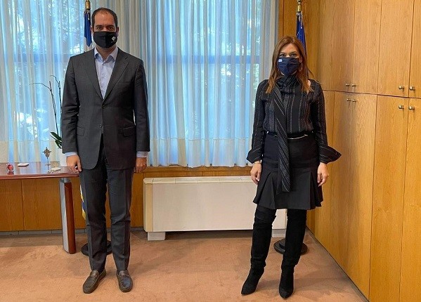 ΤΗΝ ΣΤΗΡΙΞΗ ΤΩΝ ΙΔΙΟΚΤΗΤΩΝ ΤΑΞΙ ΣΥΖΗΤΗΣΕ Η ΣΤ. ΜΠΙΖΙΟΥ ΜΕ ΤΟΝ  Γ. ΚΕΦΑΛΟΓΙΑΝΝΗ