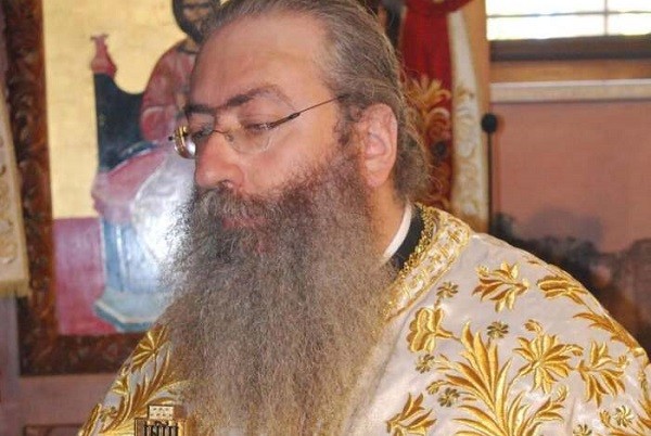 ΕΛΑΣΣΟΝΑ: ΕΚΟΙΜΗΘΗ Ο ΑΡΧΙΜΑΝΔΡΙΤΗΣ π. ΧΡΙΣΤΟΦΟΡΟΣ «ΧΤΥΠΗΜΕΝΟΣ» ΑΠΟ ΚΟΡΩΝΟΪΟ