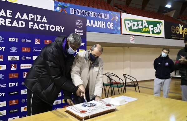 ΕΚΟΨΕ ΠΙΤΑ Η ΚΑΕ ΛΑΡΙΣΑ