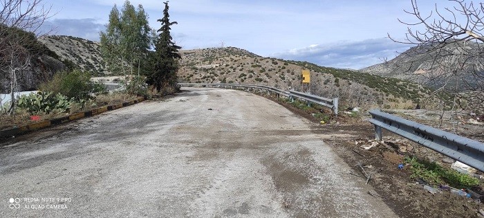 ΑΠΟΜΑΚΡΥΝΘΗΚΑΝ ΤΟΝΟΙ ΣΚΟΥΠΙΔΙΩΝ ΑΠΟ ΠΑΡΑΝΟΜΗ ΧΩΜΑΤΕΡΗ ΣΤΟ ΔΡΟΜΟ ΤΥΡΝΑΒΟΥ – ΕΛΑΣΣΟΝΑΣ