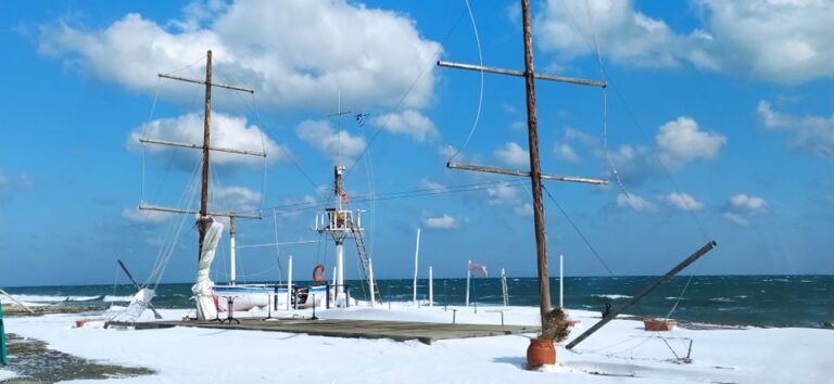 ΧΙΟΝΙΣΜΕΝΟ ΤΟ ΤΟΠΙΟ ΣΤΑ ΠΑΡΑΛΙΑ ΤΟΥ ΝΟΜΟΥ ΛΑΡΙΣΑΣ (ΦΩΤΟ)