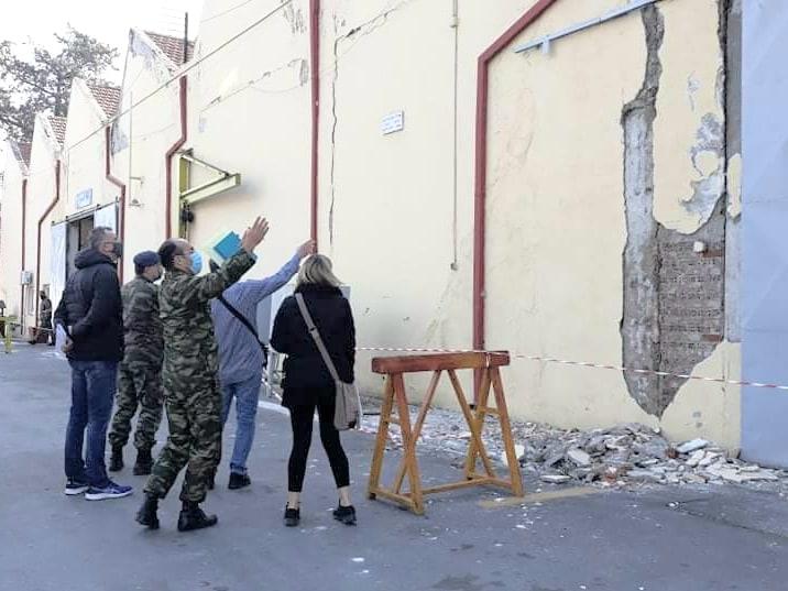 «ΚΙΤΡΙΝΑ» ΔΥΟ ΚΤΙΡΙΑ ΤΩΝ ΕΓΚΑΤΑΣΤΑΣΕΩΝ ΤΟΥ 303 ΠΕΒ (ΦΩΤΟ)