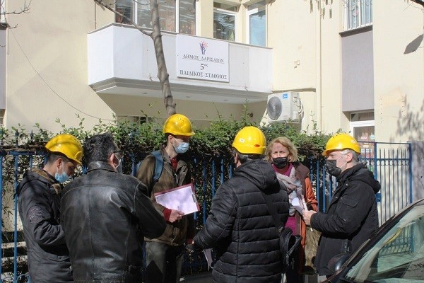 ΠΑΡΑΠΟΝΑ ΛΑΡΙΣΑΙΩΝ ΓΙΑ ΤΗΝ ΠΡΟΒΛΗΜΑΤΙΚΗ ΕΠΙΚΟΙΝΩΝΙΑ ΓΙΑ ΤΟΝ ΕΛΕΓΧΟ ΤΩΝ ΣΠΙΤΙΩΝ ΤΟΥΣ