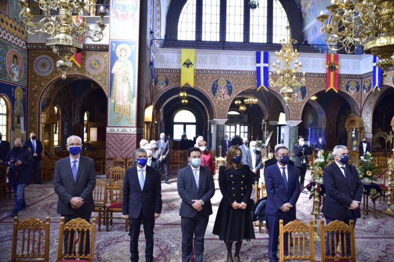 ΛΙΤΕΣ ΟΙ ΕΚΔΗΛΩΣΕΙΣ ΓΙΑ ΤΗΝ 25η ΜΑΡΤΙΟΥ ΣΤΗ ΛΑΡΙΣΑ (ΦΩΤΟ)