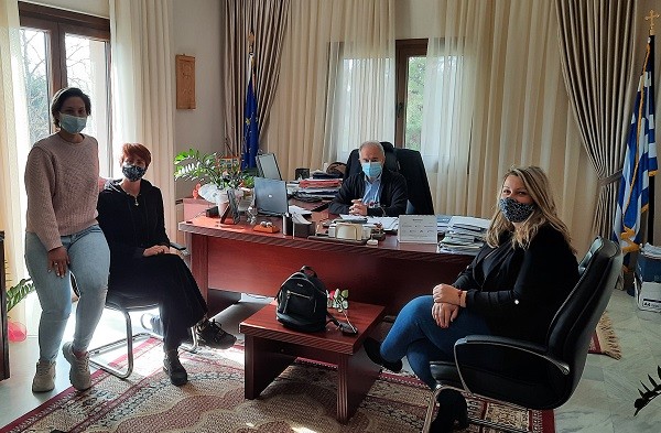ΣΥΖΗΤΗΣΑΝ ΓΙΑ ΤΑ ΣΧΟΛΕΙΑ ΤΟΥ ΚΑΛΟΧΩΡΙΟΥ