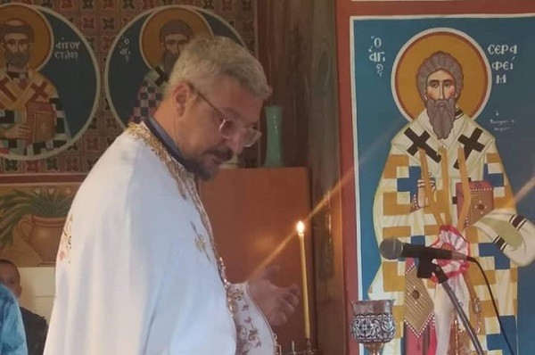 ΣΕΙΣΜΟΠΛΗΚΤΟΣ ΚΑΙ ΞΕΣΠΙΤΩΜΕΝΟΣ Ο ΙΕΡΕΑΣ ΤΟΥ ΑΓΙΟΥ ΔΗΜΗΤΡΙΟΥ ΣΤΟΝ ΤΥΡΝΑΒΟ