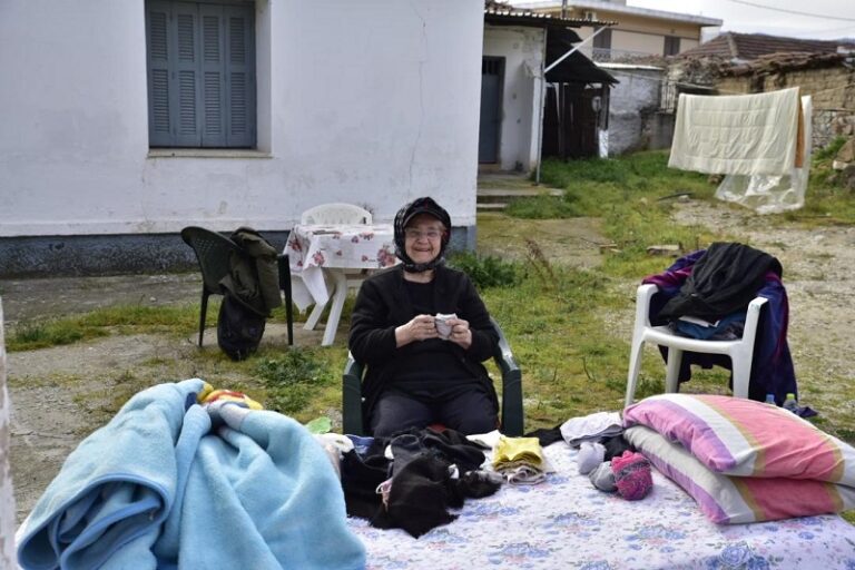 ΧΑΜΟΓΕΛΑ ΚΑΛΟΣΥΝΗΣ ΚΑΙ ΑΙΣΙΟΔΟΞΙΑΣ