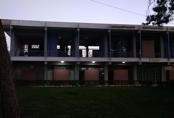 “ΚΟΚΚΙΝΟ” ΤΟ ΕΜΒΛΗΜΑΤΙΚΟ ΚΤΙΡΙΟ ΤΟΥ ΕΜΜΑΝΟΥΗΛΕΙΟΥ ΣΤΟΝ ΤΥΡΝΑΒΟ