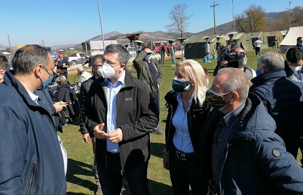 ΣΕ ΚΟΥΤΣΟΧΕΡΟ ΚΑΙ ΔΑΜΑΣΙ Η ΡΕΝΑ ΚΑΡΑΛΑΡΙΩΤΟΥ