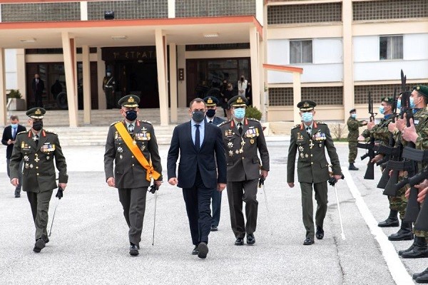 ΠΑΡΟΥΣΙΑ ΤΟΥ ΥΠΟΥΡΓΟΥ ΕΘΝ. ΑΜΥΝΑΣ ΚΑΙ ΤΟΥ Α/ΓΕΕΘΑ ΑΝΕΛΑΒΕ Ο ΝΕΟΣ ΔΙΟΙΚΗΤΗΣ ΤΗΣ 1ης ΣΤΡΑΤΙΑΣ