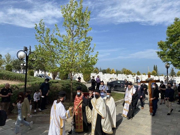 ΤΕΛΕΣΤΗΚΕ Η ΑΚΟΛΟΥΘΙΑ ΤΟΥ ΕΠΙΤΑΦΙΟΥ ΣΤΟ ΝΕΟ ΚΟΙΜΗΤΗΡΙΟ ΛΑΡΙΣΑΣ