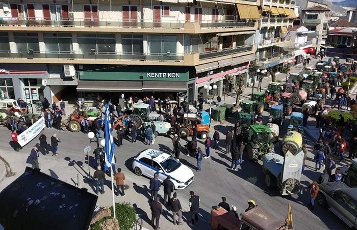 ΗΧΗΡΟ ΤΟ ΜΗΝΥΜΑ ΠΟΥ ΕΣΤΕΙΛΑΝ ΣΗΜΕΡΑ ΟΙ ΠΑΓΕΤΟΠΛΗΚΤΟΙ ΑΓΡΟΤΕΣ ΤΟΥ ΔΗΜΟΥ ΤΥΡΝΑΒΟΥ