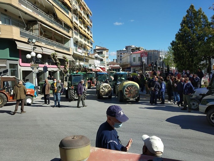 ΗΧΗΡΟ ΜΗΝΥΜΑ ΣΤΕΛΝΟΥΝ ΟΙ ΑΓΡΟΤΕΣ ΤΟΥ ΔΗΜΟΥ ΤΥΡΝΑΒΟΥ ΓΙΑ ΓΡΗΓΟΡΕΣ ΚΑΙ ΔΙΚΑΙΕΣ ΑΠΟΖΗΜΙΩΣΕΙΣ (ΦΩΤΟ-ΒΙΝΤΕΟ)