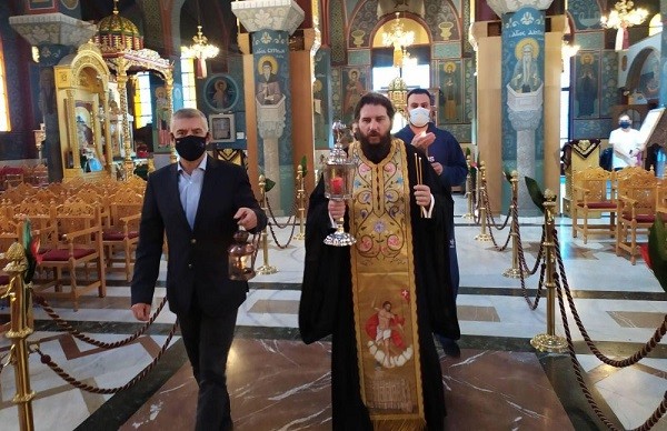 ΕΦΤΑΣΕ ΑΝΗΜΕΡΑ ΤΟΥ ΠΑΣΧΑ ΤΟ ΑΓΙΟ ΦΩΣ ΣΤΗ ΛΑΡΙΣΑ