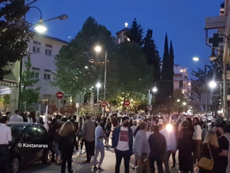 ΜΕ ΠΛΗΘΟΣ ΠΙΣΤΩΝ ΣΤΙΣ ΕΚΚΛΗΣΙΕΣ ΑΛΛΑ ΧΩΡΙΣ ΑΓΙΟ ΦΩΣ Η ΑΝΑΣΤΑΣΗ ΣΤΗ ΛΑΡΙΣΑ