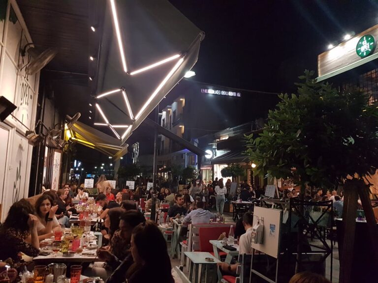 ΤΙΜΗΣΑΝ ΤΟΝ ΑΓΙΟ ΚΑΙ ΤΑ ΣΤΕΚΙΑ ΤΟΥΣ ΟΙ ΛΑΡΙΣΑΙΟΙ
