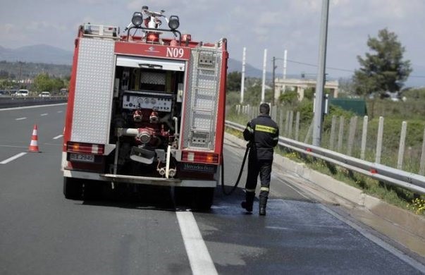 ΦΩΤΙΑ ΕΝ ΚΙΝΗΣΕΙ ΣΕ ΦΟΡΤΗΓΟ ΠΡΟΚΑΛΕΣΕ ΣΥΝΑΓΕΡΜΟ ΣΤΗ ΣΗΡΑΓΓΑ ΤΩΝ ΤΕΜΠΩΝ