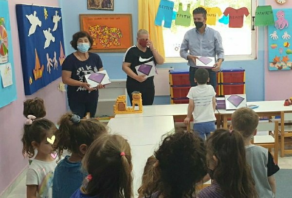 ΔΩΡΕΑ ΤΑΜΠΛΕΤ ΣΤΟ ΝΗΠΙΑΓΩΓΕΙΟ ΔΑΜΑΣΙΟΥ ΑΠΟ ΤΟΝ Θ. ΠΑΙΔΗ