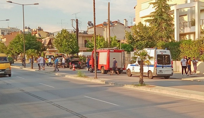 ΣΥΓΚΡΟΥΣΗ ΟΧΗΜΑΤΩΝ ΣΤΗΝ ΟΔΟ ΣΑΡΙΜΒΕΗ (ΦΩΤΟ)