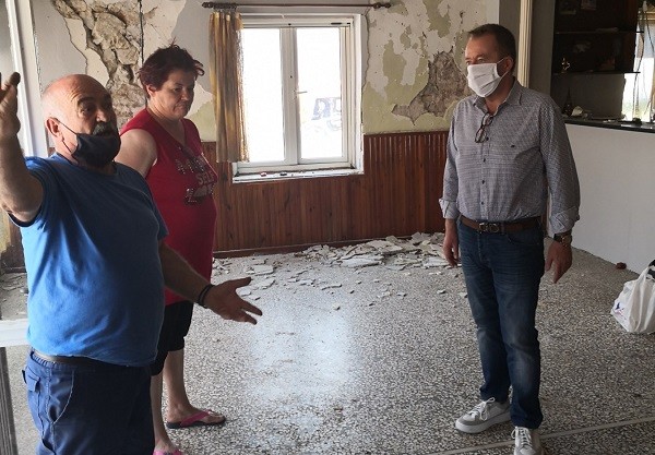 Ο ΠΕΤΣΑΣ ΕΔΩΣΕ 600 € ΚΑΙ ΑΦΗΣΕ ΤΟΥΣ ΣΕΙΣΜΟΠΛΗΚΤΟΥΣ ΣΤΟ ΕΛΕΟΣ ΤΟΥ ΘΕΟΥ