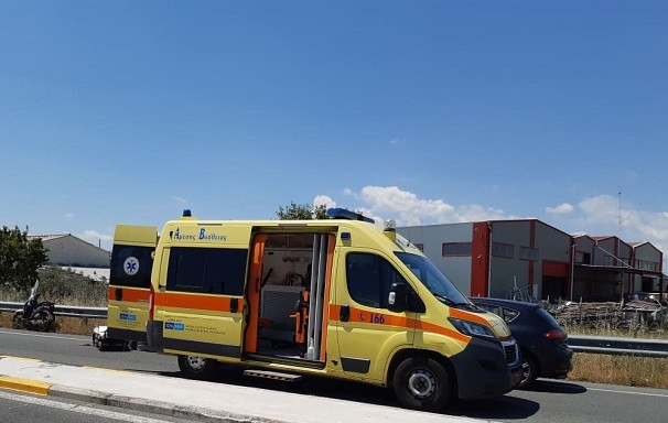 58ΧΡΟΝΟΣ ΤΥΡΝΑΒΙΤΗΣ ΤΡΑΥΜΑΤΙΑΣ ΣΕ ΤΡΟΧΑΙΟ ΕΞΩ ΑΠΟ ΤΟΝ ΤΥΡΝΑΒΟ