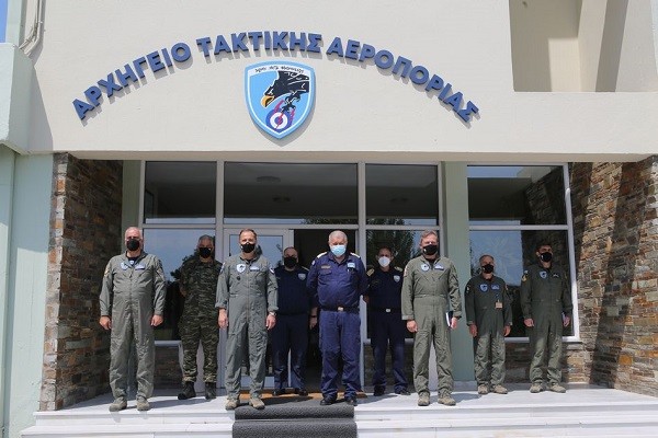 ΣΤΟ ΑΤΑ Ο ΑΡΧΗΓΟΣ ΣΤΟΛΟΥ ΑΝΤΙΝΑΥΑΡΧΟΣ Π. ΛΥΜΠΕΡΗΣ (ΦΩΤΟ)