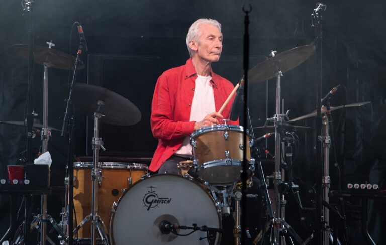 ΠΕΘΑΝΕ Ο ΝΤΡΑΜΕΡ ΤΩΝ ROLLING STONES CHARLIE WATTS