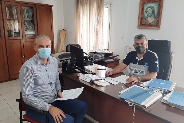 ΜΕ ΤΟ ΔΑΣΑΡΧΗ ΕΛΑΣΣΟΝΑΣ ΣΥΝΑΝΤΗΘΗΚΕ Ο ΔΗΜΑΡΧΟΣ Ν. ΓΑΤΣΑΣ