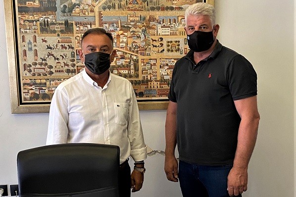 ΛΥΣΗ ΜΕ ΤΟΥΣ ΕΠΙΛΑΧΟΝΤΕΣ ΑΓΡΟΤΕΣ ΣΤΑ ΣΧΕΔΙΑ ΒΕΛΤΙΩΣΗΣ ΖΗΤΑ Ο ΧΡ. ΚΕΛΛΑΣ