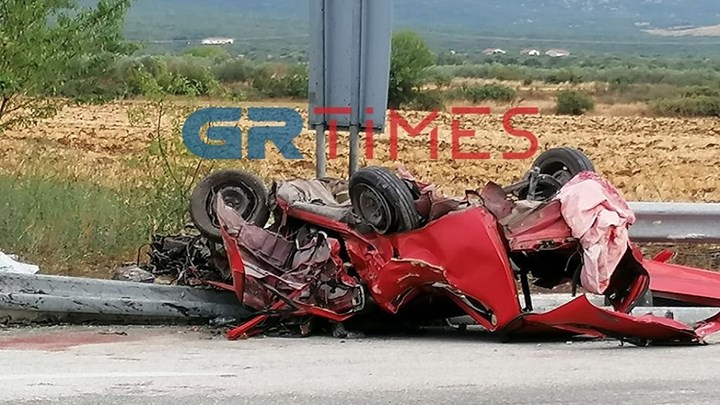 ΤΡΑΓΩΔΙΑ: 3 ΝΕΚΡΟΙ ΚΑΙ 4 ΤΡΑΥΜΑΤΙΕΣ ΣΕ ΦΟΒΕΡΟ ΤΡΟΧΑΙΟ