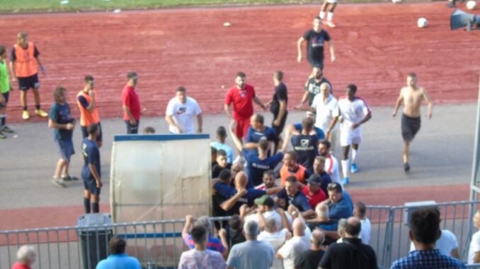 ΥΠΟΒΑΘΜΙΖΕΙ ΤΑ ΑΠΑΡΑΔΕΚΤΑ ΕΠΕΙΣΟΔΙΑ ΣΤΟ ΦΙΛΙΚΟ ΜΕ ΤΑ ΤΡΙΚΑΛΑ Ο ΑΠΟΛΛΩΝΑΣ ΛΑΡΙΣΑΣ