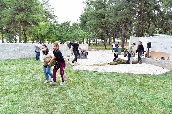 ΛΑΡΙΣΑ: ΟΛΟΚΛΗΡΩΝΕΤΑΙ Η ΚΑΤΑΣΚΕΥΗ ΤΟΥ ΜΝΗΜΕΙΟΥ ΕΚΤΕΛΕΣΘΕΝΤΩΝ ΣΤΟ ΜΕΖΟΥΡΛΟ
