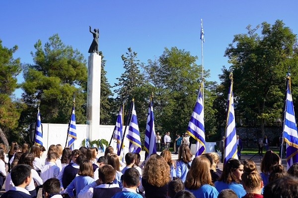 Η ΛΑΡΙΣΑ ΤΙΜΑ ΤΗΝ ΑΠΕΛΕΥΘΕΡΩΣΗ ΤΗΣ ΑΠΟ ΤΗΝ ΓΕΡΜΑΝΙΚΗ ΚΑΤΟΧΗ