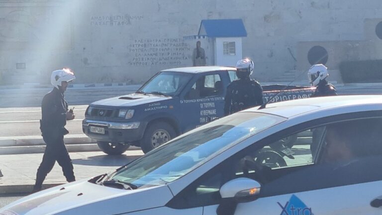 ΒΟΥΛΗ: ΑΠΕΙΛΟΥΣΕ ΝΑ ΑΝΑΤΙΝΑΧΘΕΙ ΟΔΗΓΟΣ ΑΓΡΟΤΙΚΟΥ ΠΟΥ ΕΦΤΑΣΕ ΣΤΟ ΜΝΗΜΕΙΟ ΤΟΥ ΑΓΝΩΣΤΟΥ ΣΤΡΑΤΙΩΤΗ