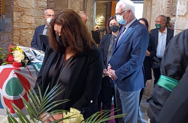 ΤΟ ΤΕΛΕΥΤΑΙΟ ΑΝΤΙΟ ΣΤΗ ΦΩΦΗ ΓΕΝΝΗΜΑΤΑ ΑΠΟ ΤΟΝ ΑΠΟΣΤΟΛΟ ΚΑΛΟΓΙΑΝΝΗ