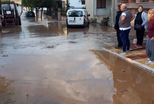 ΠΝΙΓΗΚΕ ΤΟ ΑΠΟΓΕΥΜΑ Η ΡΟΔΙΑ – ΠΡΟΒΛΗΜΑΤΑ ΚΑΙ ΣΤΑ ΔΕΛΕΡΙΑ (ΦΩΤΟ)