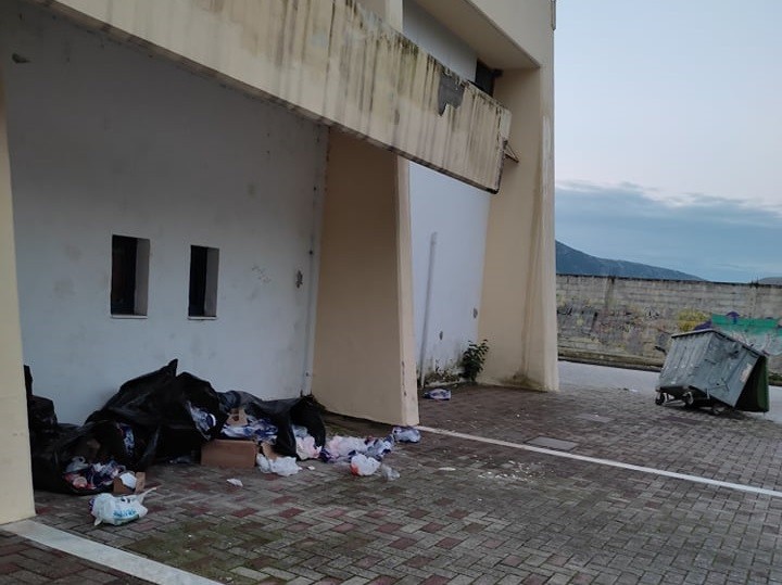 Ο ΣΠΑΣΜΕΝΟΣ ΚΑΔΟΣ ΚΑΙ ΤΑ ΠΑΡΑΤΗΜΕΝΑ ΣΚΟΥΠΙΔΙΑ…