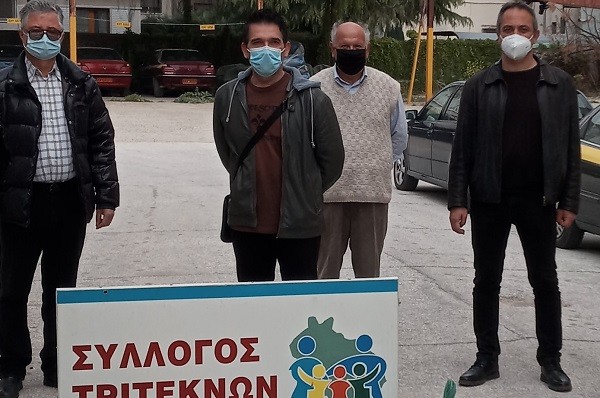 ΛΑΡΙΣΑ: ΔΟΘΗΚΑΝ ΤΡΟΦΙΜΑ ΣΕ ΕΥΑΛΩΤΕΣ ΤΡΙΤΕΚΝΕΣ ΟΙΚΟΓΕΝΕΙΕΣ