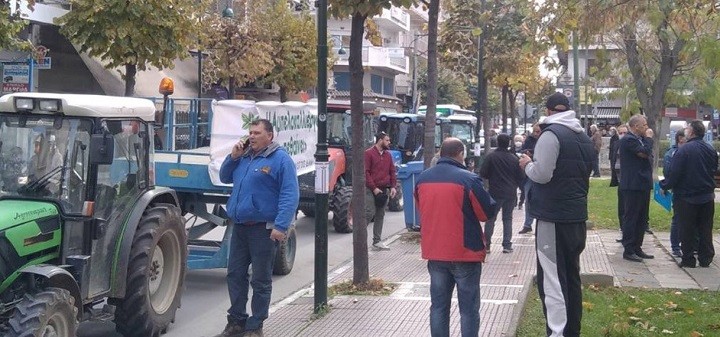 Η ΛΑΪΚΗ ΣΥΣΠΕΙΡΩΣΗ ΣΤΗΡΙΖΕΙ ΤΟΝ ΑΓΩΝΑ ΚΑΙ ΤΑ ΑΙΤΗΜΑΤΑ ΤΩΝ ΑΓΡΟΤΩΝ ΤΟΥ ΔΗΜΟΥ ΤΥΡΝΑΒΟΥ