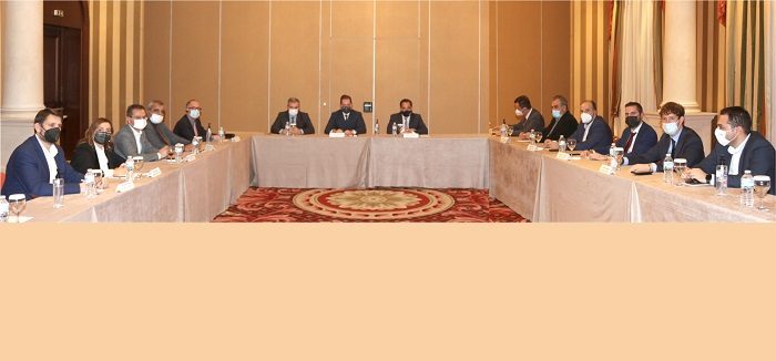 ΜΕ ΤΟΝ ΥΠΟΥΡΓΟ ΑΝΑΠΤΥΞΗΣ ΑΔ. ΓΕΩΡΓΙΑΔΗ ΣΥΝΑΝΤΗΘΗΚΕ Η ΔΙΟΙΚΗΣΗ ΤΟΥ ΣΘΕΒ 